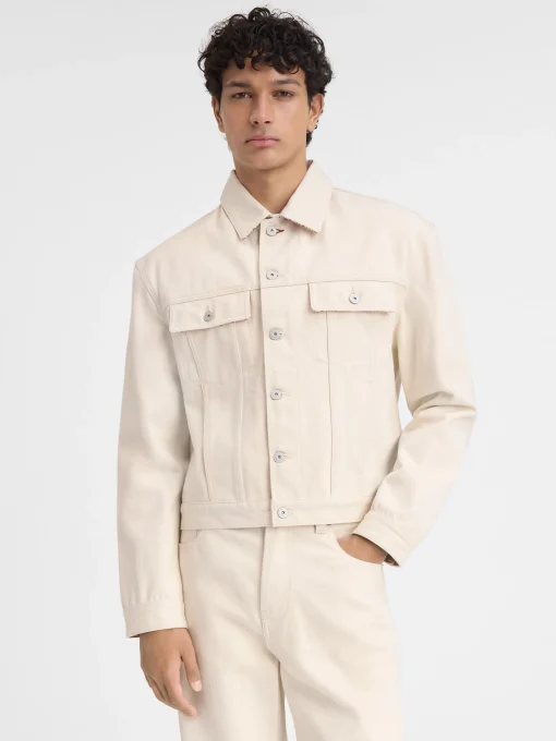 The denim de-Nîmes jacket