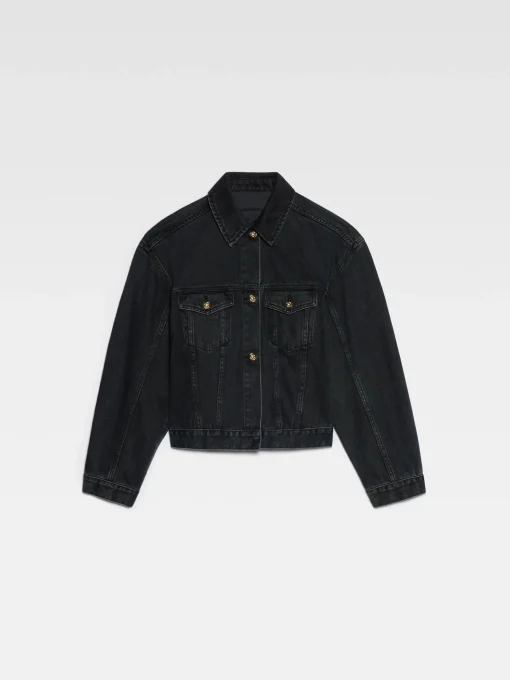 The denim de-Nîmes jacket