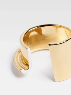 The J bracelet