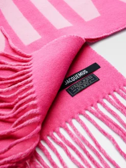 The Jacquemus scarf