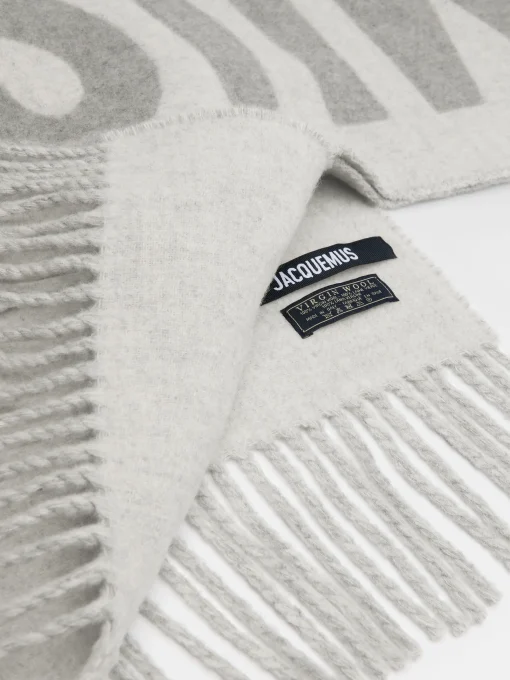 The Jacquemus scarf