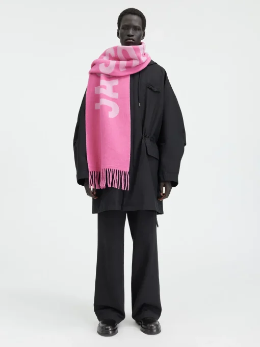 The Jacquemus scarf
