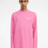 The long-sleeve t-shirt