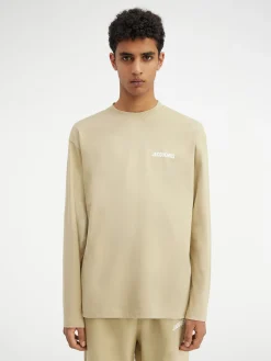 The long-sleeve t-shirt