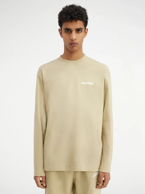 The long-sleeve t-shirt