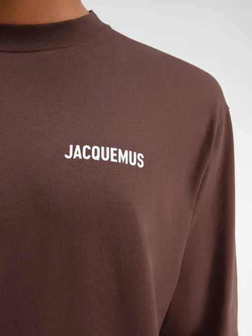 The long-sleeve t-shirt
