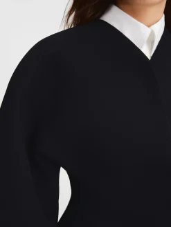The Ovalo jacket