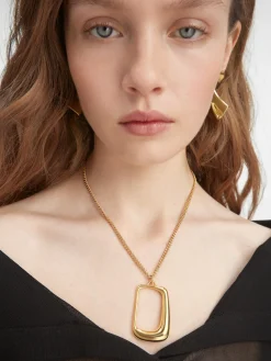 The Ovalo necklace