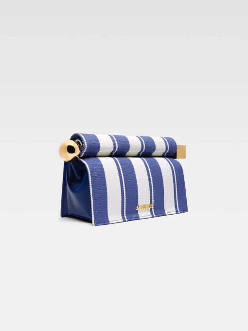 The Rond Carré clutch