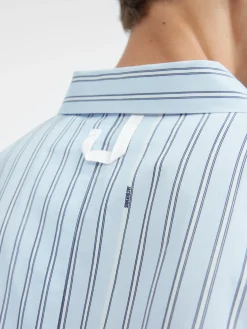 The short-sleeve shirt