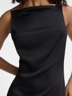 The Spoglio dress
