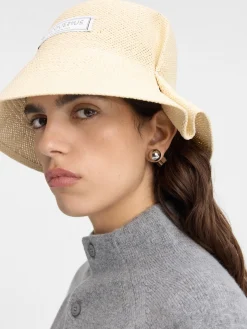 The Vela hat